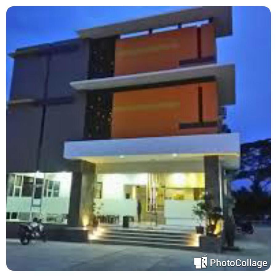Gaia Asri Hotel Pamanukan Hilir Exterior photo