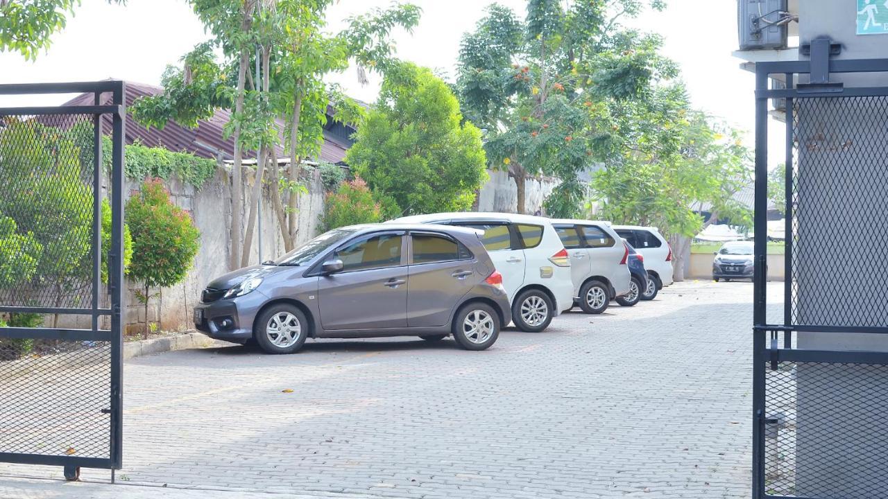 Gaia Asri Hotel Pamanukan Hilir Exterior photo