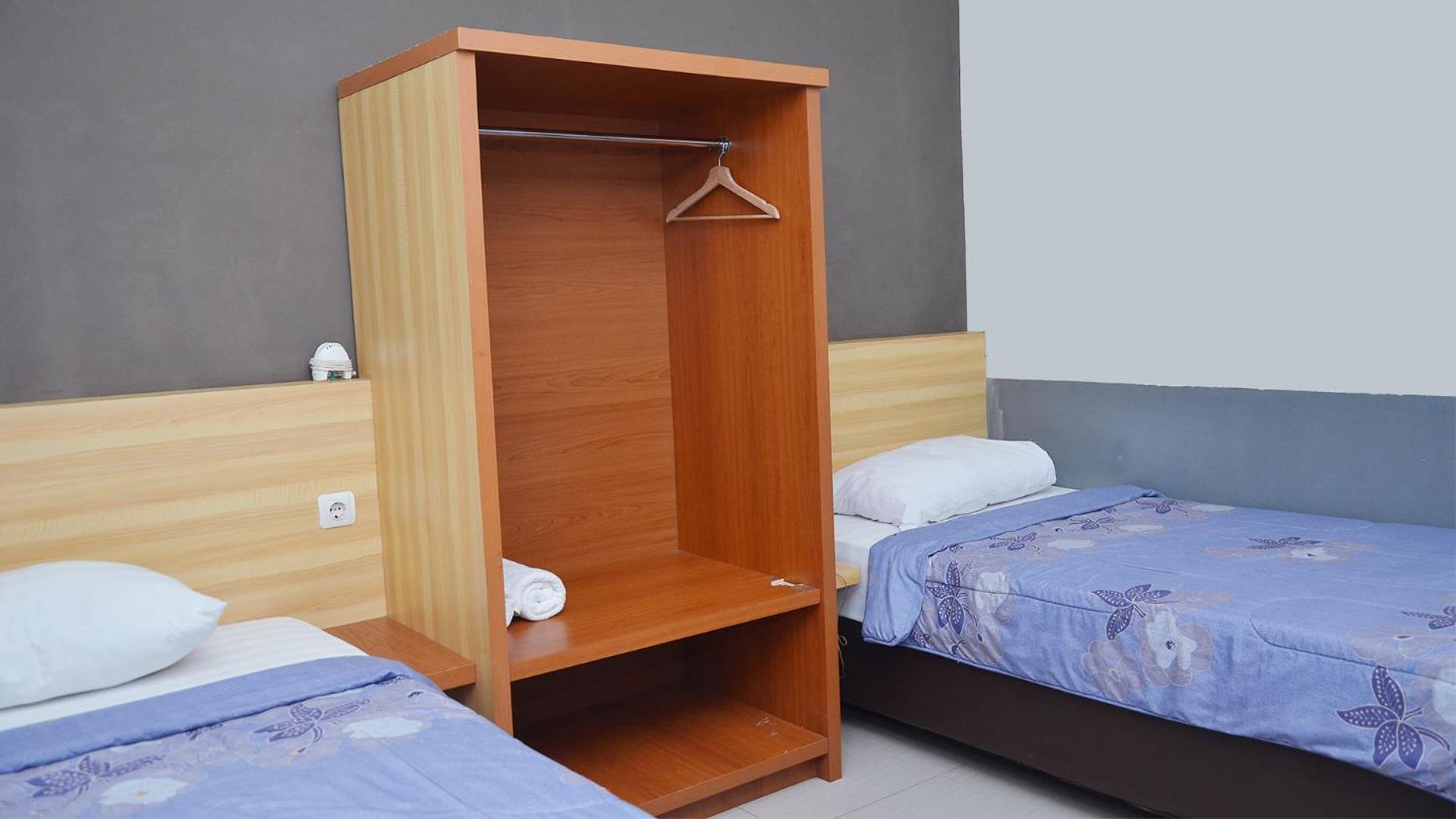 Gaia Asri Hotel Pamanukan Hilir Room photo